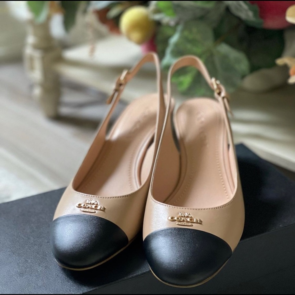 Brand New Erica Coach heels slingback